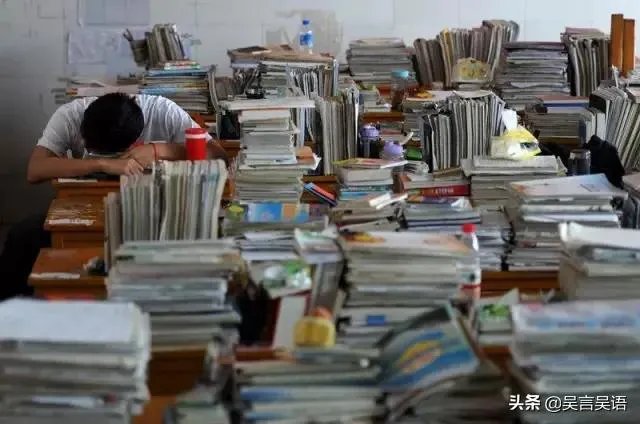 一个视频主播拿袁隆平照片问一些青年，十个有九个不认识你怎么看？