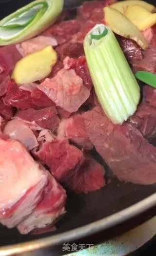 炖牛肉