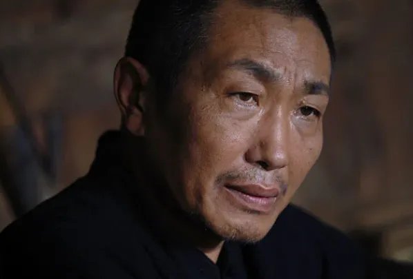 杜源4岁认识妻子，出道多年至今无绯闻，女儿成了最大的骄傲，你怎么看？