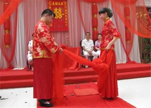 中式婚礼的特点有哪些   传统中式婚礼四大优势