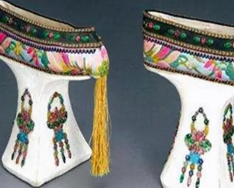 清朝妃子为什么要穿花盆底鞋 这鞋子有什么作用