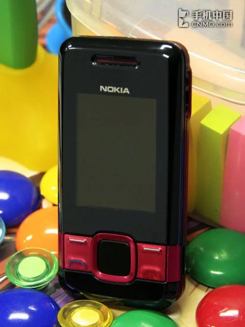 超大扬声器时尚滑盖 诺基亚7100S评测
