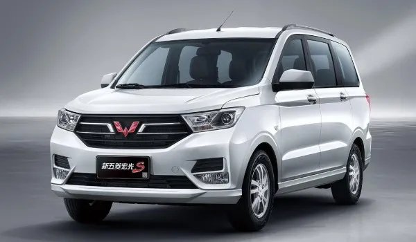 五菱宏光配置参数表,五菱宏光参数车内详细参数