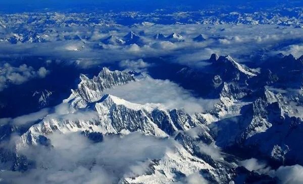 世界三大高峰,山上死尸无数(珠穆朗玛峰,乔戈里峰,干城章嘉峰)