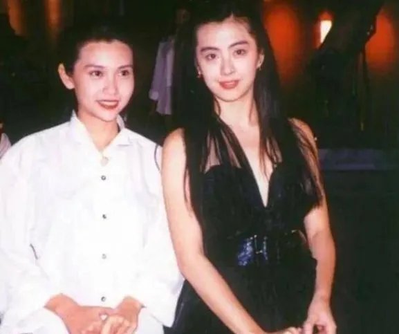 当50岁邱淑贞撞上51岁王祖贤，网友为何说这是我见过最有杀伤力的对比？