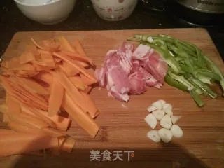 胡萝卜炒肉