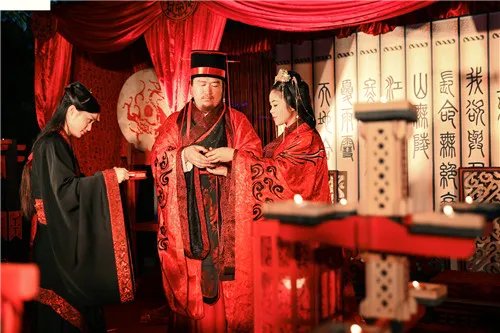 汉服婚礼流程 中国传统汉服婚礼礼仪