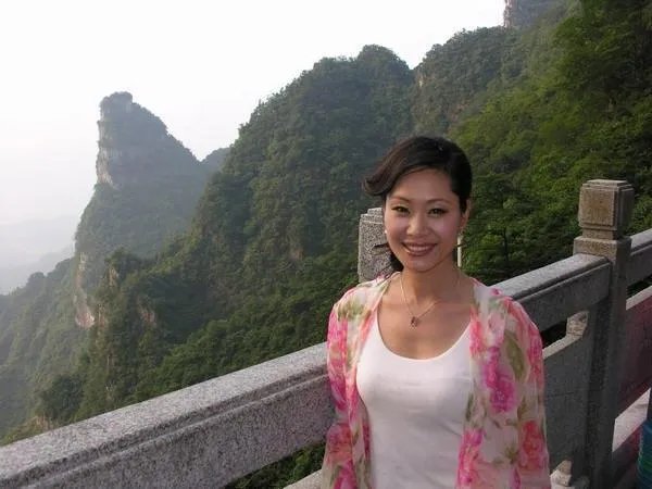 于文华裸妆图片？