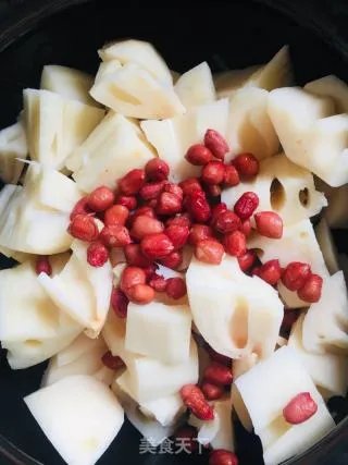 排骨莲藕花生汤