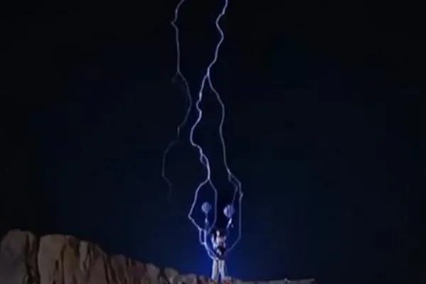 《隋唐英雄传》中，李元霸的武功到底有多高？