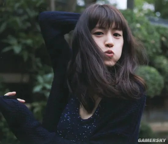 绫濑遥新片《是，我不会游泳》剧照 女主泳装造型亮相