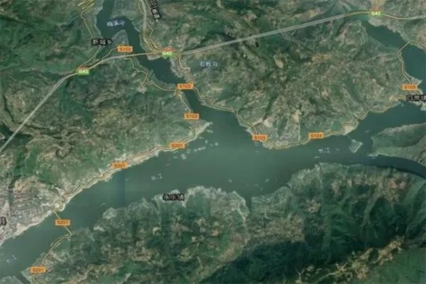 白帝城李白诗中的白帝城位于哪里 白帝城位于重庆市奉节县东白帝山