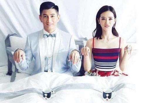 41岁吴奇隆前妻与现妻的现状？