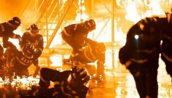 《烈火英雄》根据大连“7·16”石油管线爆炸事件改编，当时为什么会发生这种情况？最后查出爆炸原因了吗？