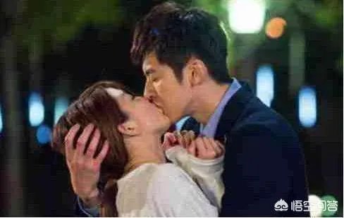 电影、电视剧拍吻戏时，发生过哪些令人尴尬的事？