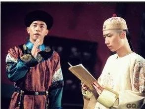 鹿鼎记中,阿珂为什么会选择韦小宝？原因是什么？