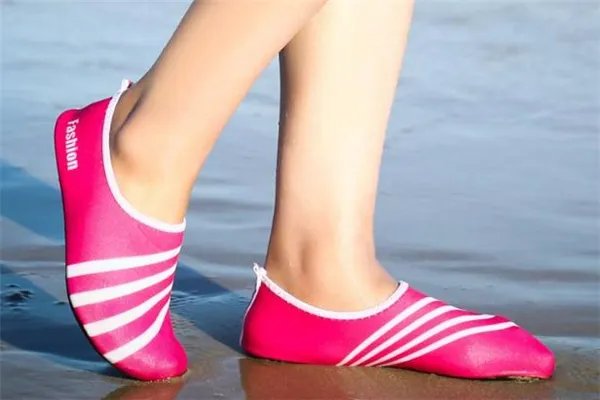 赤足鞋是什么意思 像袜子一样的鞋子