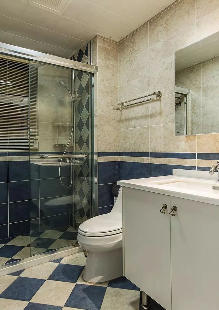 卫生间墙面效果图，卫生间墙砖腰线选择！