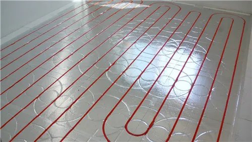 地暖地板是热的吗