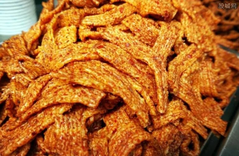 周小玲枪毙是真的吗 周小玲尸油辣条事件是怎么回事