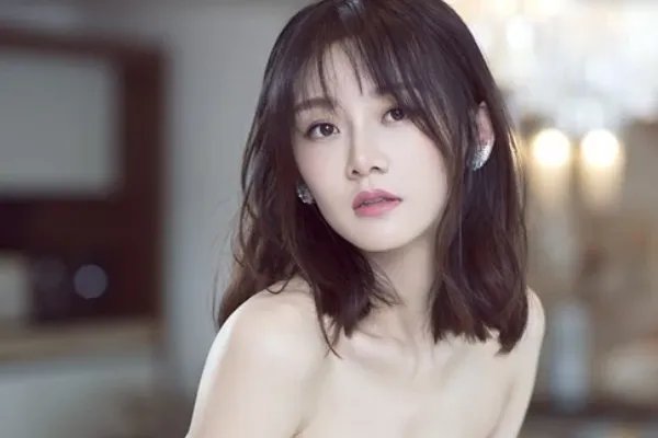 演员苗苗的真实姓名是什么？