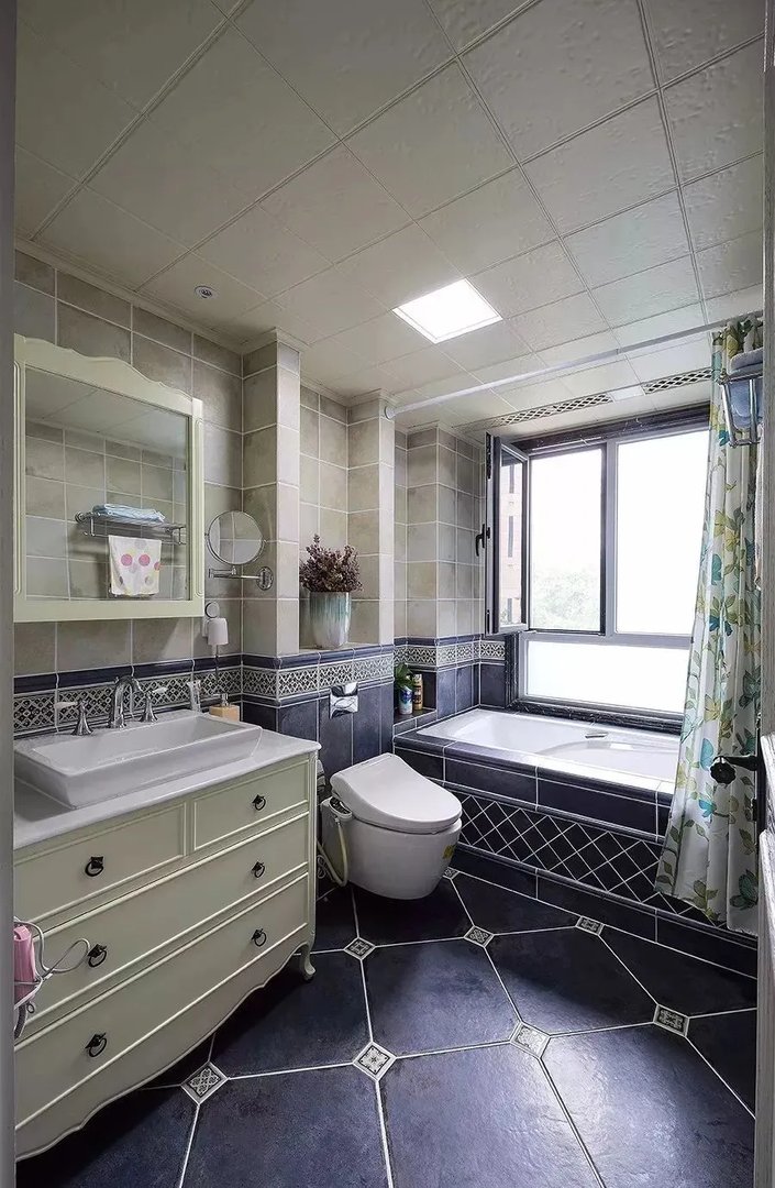 卫生间墙面效果图，卫生间墙砖腰线选择！