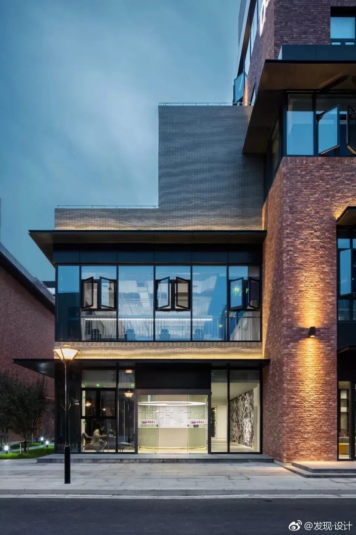 详图CUN寸DESIGN完成了盖娅互娱在上海办公室的设计项目...