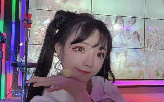 王奕萌为什么会被戏谑是小胖墩?