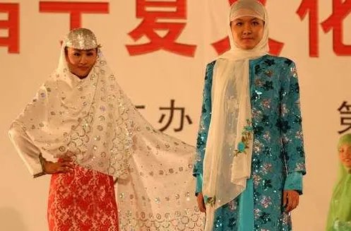 回族的服饰是什么？