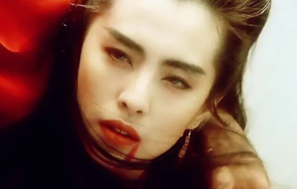 当50岁邱淑贞撞上51岁王祖贤，网友为何说这是我见过最有杀伤力的对比？