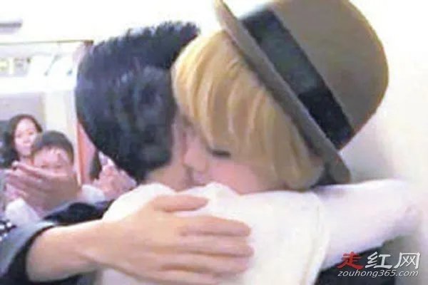 何韵诗和容祖儿是同性恋吗 最后的一抱也被传言轰轰烈烈