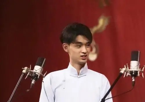 秦霄贤为什么能成为各类综艺节目的常驻嘉宾？他的身上有着怎样的魅力？