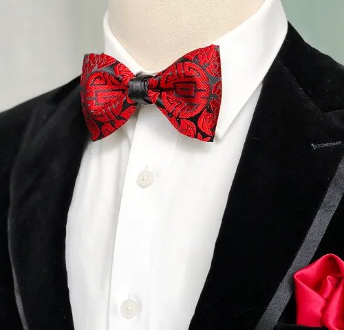 伴郎领结和新郎一样吗 伴郎衣服和新郎区别