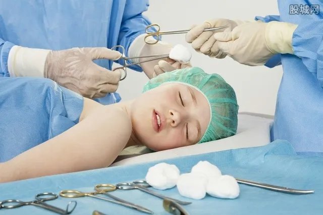 整容下巴多少钱？帮你解决下巴问题 