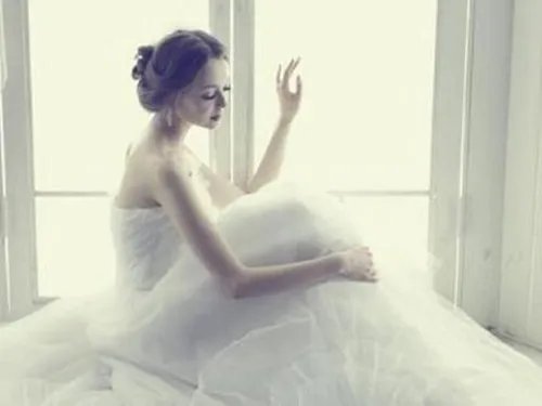 梦见穿婚纱寓意着什么 梦见穿婚纱好不好