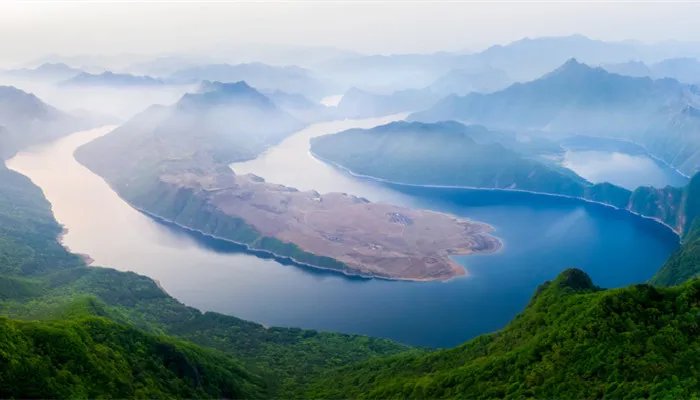 泾渭分明是发生在哪个地方的奇观 泾渭分明发生在那个地方