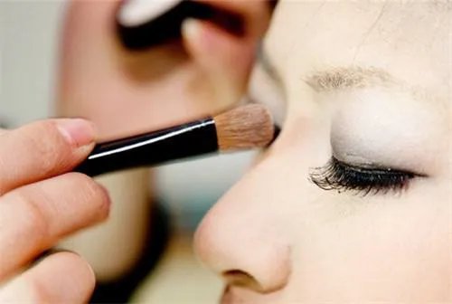 跟妆流程步骤      跟妆需要注意什么