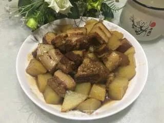 红烧肉炖土豆