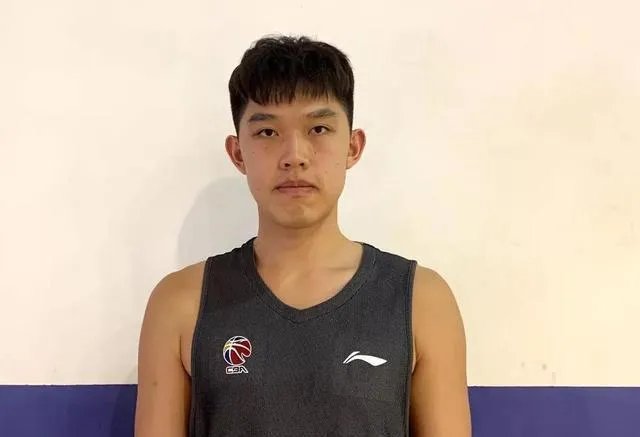 关于辽篮重用广东球员卢梓杰做韩德军替补的问题？