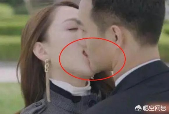 电影、电视剧拍吻戏时，发生过哪些令人尴尬的事？