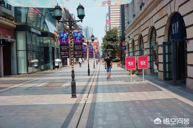 武汉的楚河汉街好玩吗？