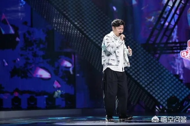 如何看待叶秉桓在《天籁之战》中翻唱的《小半》？