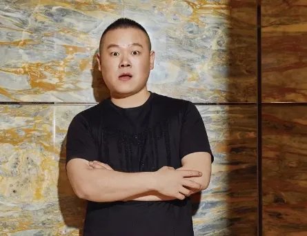 岳云鹏得知偶像王菲要加自己好友，为什么当众拒绝呢？背后有什么原因呢？