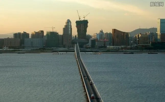 港珠澳跨海大桥正式开通 过桥费怎么收取？