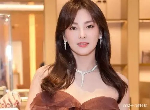 你是怎样看待张雨绮发文退出女儿4录制的？