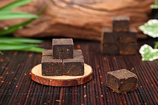 红砂糖和红糖一样吗