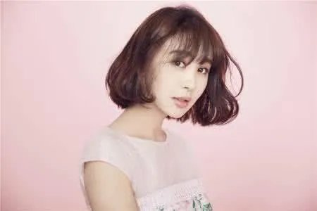 李菲儿是谁？为何近日频频上热搜？