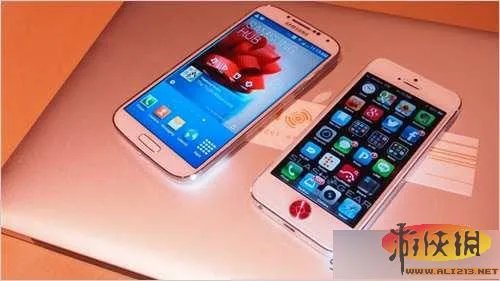 苹果iPhone5与三星Galaxy S4多图上手对比评测