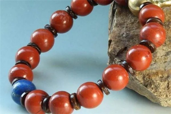 鸡肝玛瑙怎么鉴别真假 鸡肝玛瑙真假对比