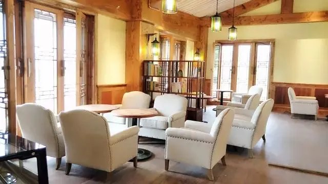 离开央视，藏族青年在海拔4000米打造云巅之家，潇洒！